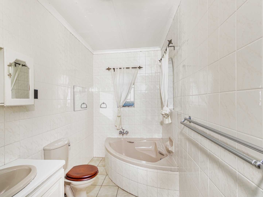 4 Bedroom Property for Sale in Schoemansville North West